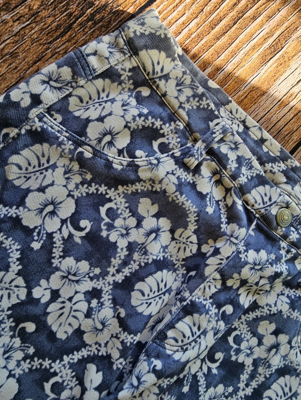 UNIQLO x Iolani Hawaiian Classics Floral Crop Leggings Jeans Pants - Picture 4 of 8